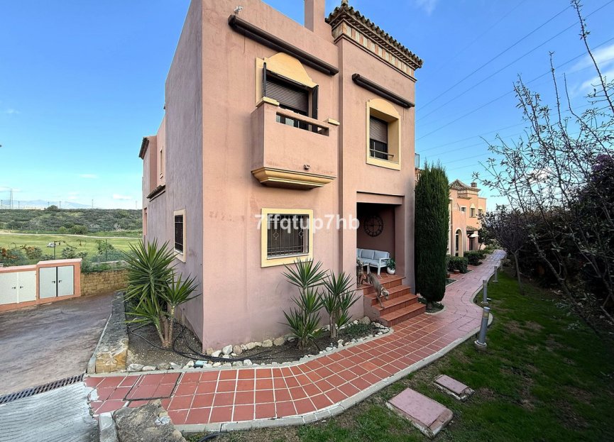 Resale - House - Townhouse - Estepona - Estepona Centro