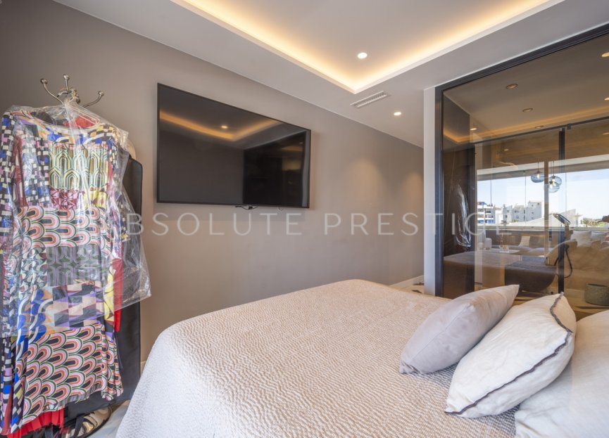 Resale - Apartment - Middle Floor Apartment - Marbella - Puerto Banús