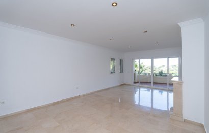 Resale - Apartment - Ground Floor Apartment - Marbella - Elviria