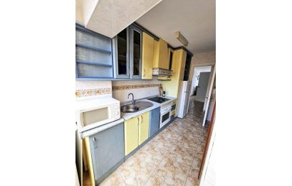 Resale - Apartment - Middle Floor Apartment - Fuengirola - Fuengirola Centro