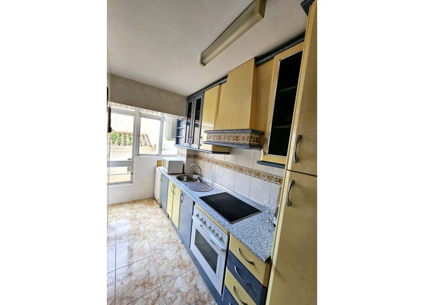 Resale - Apartment - Middle Floor Apartment - Fuengirola - Fuengirola Centro