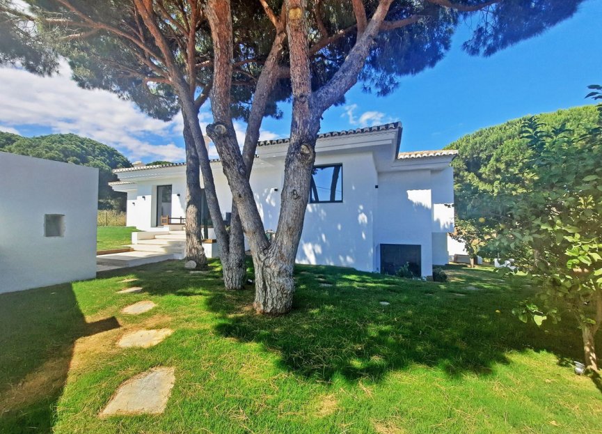 Resale - House - Detached Villa - Marbella - Elviria