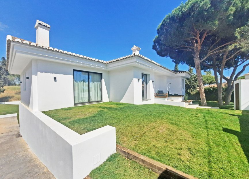 Resale - House - Detached Villa - Marbella - Elviria