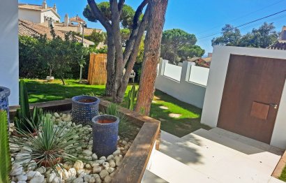 Resale - House - Detached Villa - Marbella - Elviria