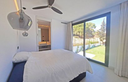 Resale - House - Detached Villa - Marbella - Elviria