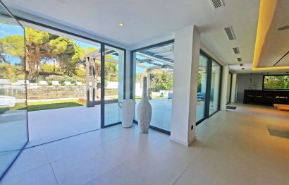 Resale - House - Detached Villa - Marbella - Elviria