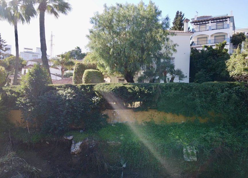 Resale - Plot - Land - Marbella - Nueva Andalucia