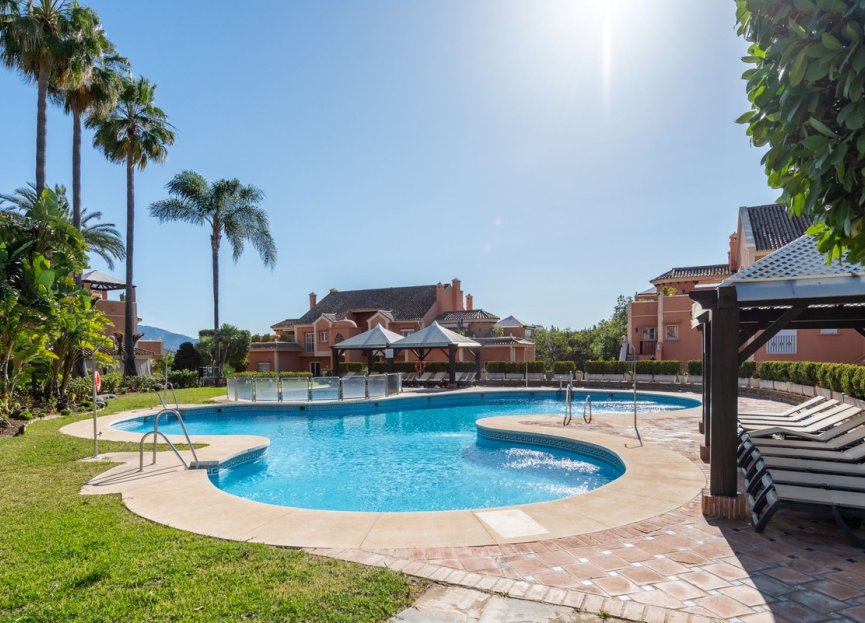 Resale - Apartment - Penthouse - Marbella - Nueva Andalucia