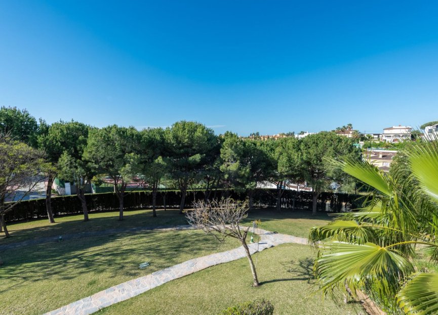 Resale - Apartment - Penthouse - Marbella - Nueva Andalucia