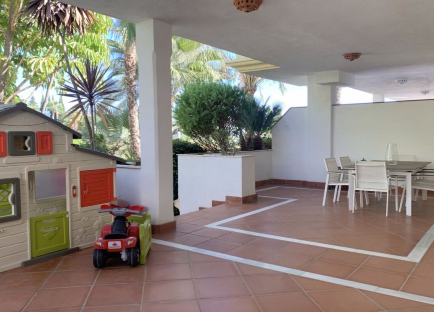 Resale - Apartment - Ground Floor Apartment - Marbella - The Golden Mile