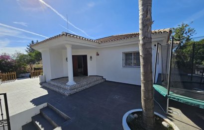 Resale - House - Detached Villa - Benalmádena - Benalmadena Centro