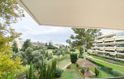 Resale - Apartment - Middle Floor Apartment - Marbella - Guadalmina Alta