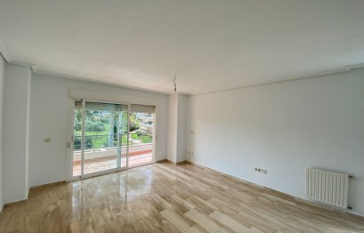 Resale - Apartment - Middle Floor Apartment - Marbella - Guadalmina Alta