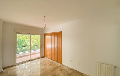 Resale - Apartment - Middle Floor Apartment - Marbella - Guadalmina Alta