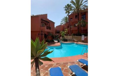 Resale - Apartment - Ground Floor Apartment - Marbella - Elviria