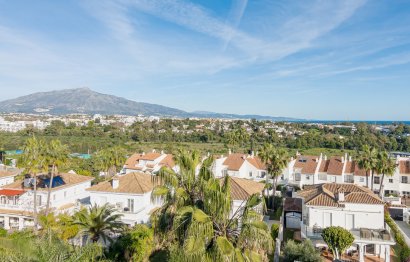 Resale - Apartment - Middle Floor Apartment - Estepona - Estepona Centro