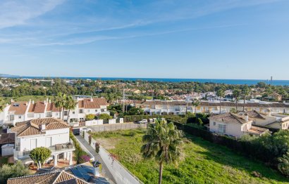 Resale - Apartment - Middle Floor Apartment - Estepona - Estepona Centro