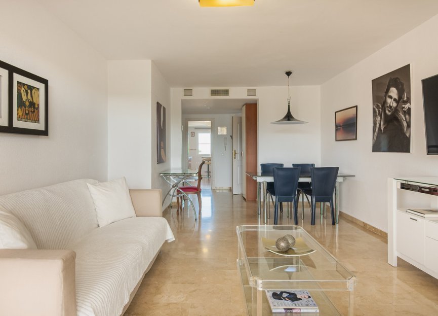 Resale - Apartment - Middle Floor Apartment - Estepona - Estepona Centro