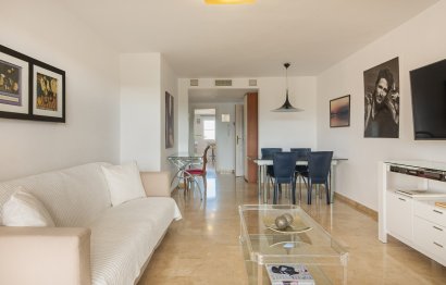 Resale - Apartment - Middle Floor Apartment - Estepona - Estepona Centro