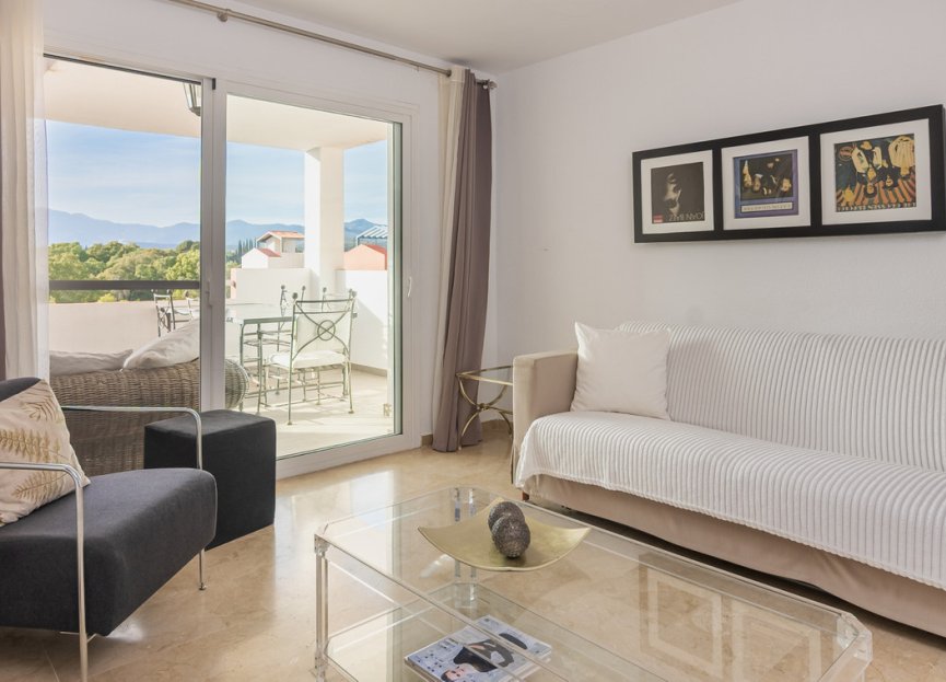 Resale - Apartment - Middle Floor Apartment - Estepona - Estepona Centro