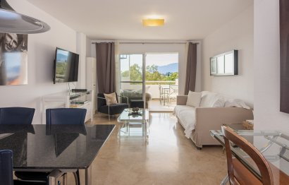 Resale - Apartment - Middle Floor Apartment - Estepona - Estepona Centro