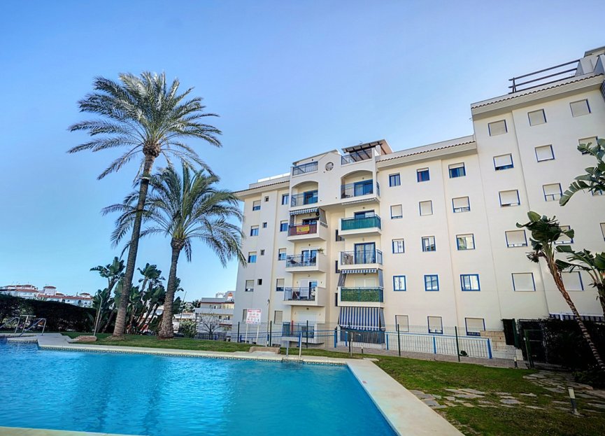 Resale - Apartment - Middle Floor Apartment - Estepona - Estepona Centro