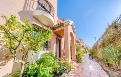 Resale - House - Townhouse - Estepona - Estepona Centro