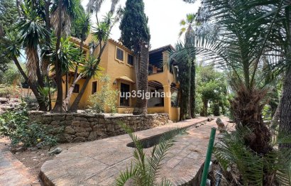 Resale - House - Detached Villa - Estepona - Estepona Centro