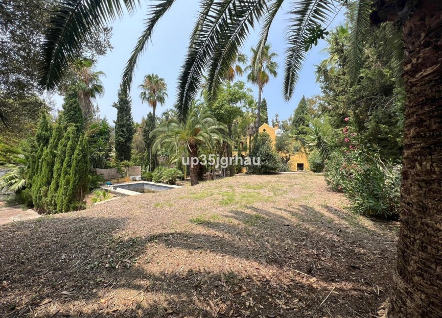 Resale - House - Detached Villa - Estepona - Estepona Centro