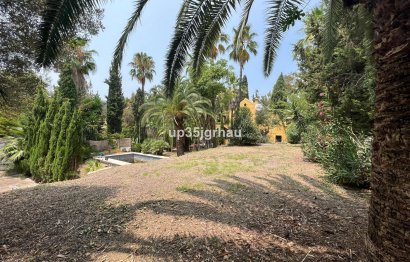 Resale - House - Detached Villa - Estepona - Estepona Centro