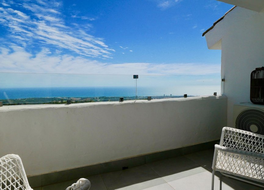 Resale - Apartment - Penthouse - Marbella - La Mairena