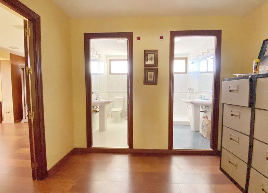 Resale - Apartment - Middle Floor Apartment - Marbella - Marbella Centro