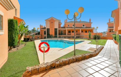 Resale - Apartment - Middle Floor Apartment - Marbella - Elviria