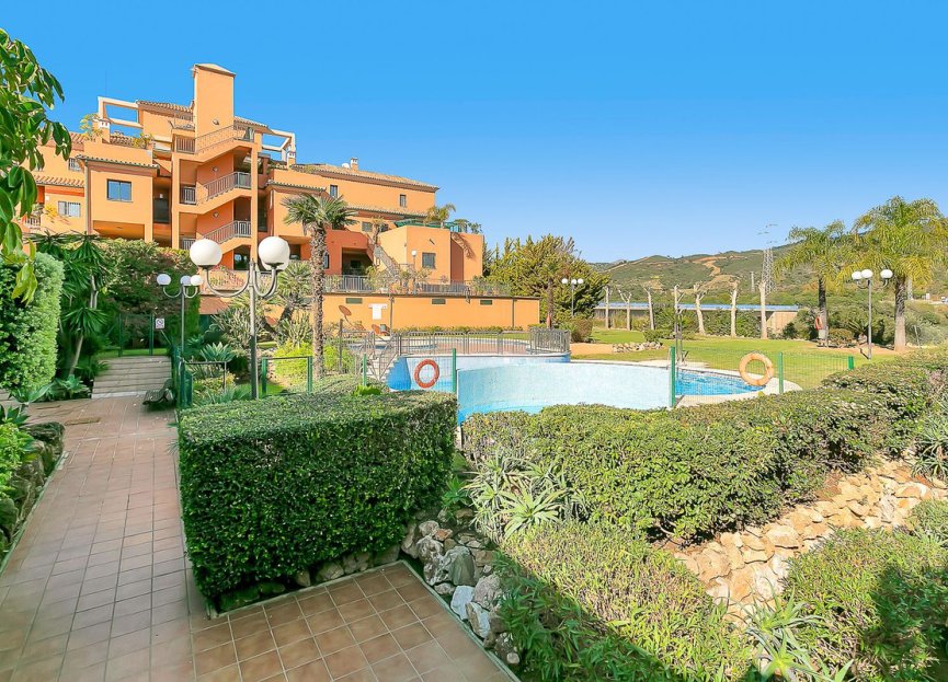 Resale - Apartment - Middle Floor Apartment - Marbella - Elviria