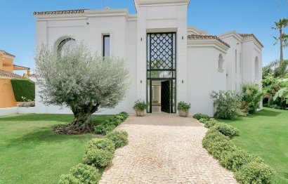 Resale - House - Detached Villa - Marbella - Nueva Andalucia