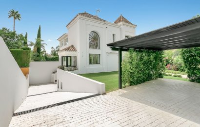 Resale - House - Detached Villa - Marbella - Nueva Andalucia