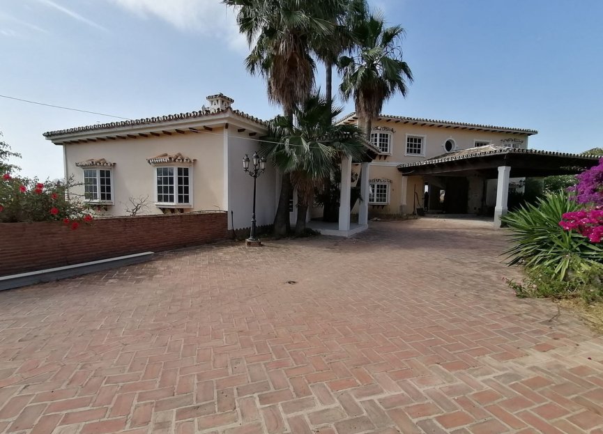 Resale - House - Detached Villa - Benahavís - La Quinta