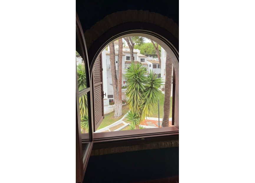 Resale - House - Semi-Detached House - Marbella - Nueva Andalucia