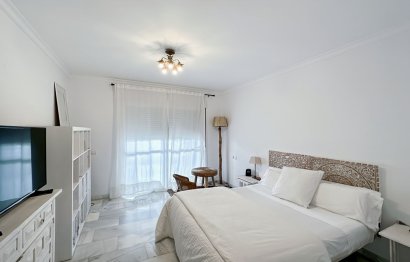 Resale - Apartment - Middle Floor Apartment - Marbella - Guadalmina Baja