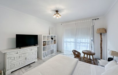 Resale - Apartment - Middle Floor Apartment - Marbella - Guadalmina Baja