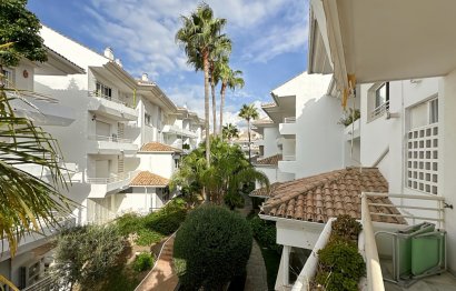 Resale - Apartment - Middle Floor Apartment - Marbella - Guadalmina Baja