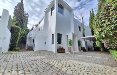 Resale - House - Detached Villa - Marbella - Nueva Andalucia