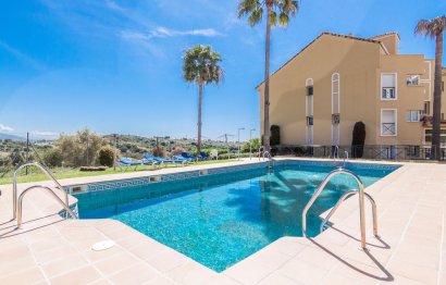 Resale - Apartment - Middle Floor Apartment - Estepona - Bel Air