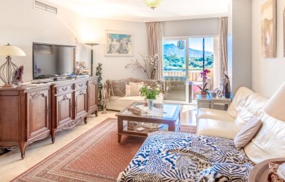 Resale - Apartment - Middle Floor Apartment - Estepona - Bel Air