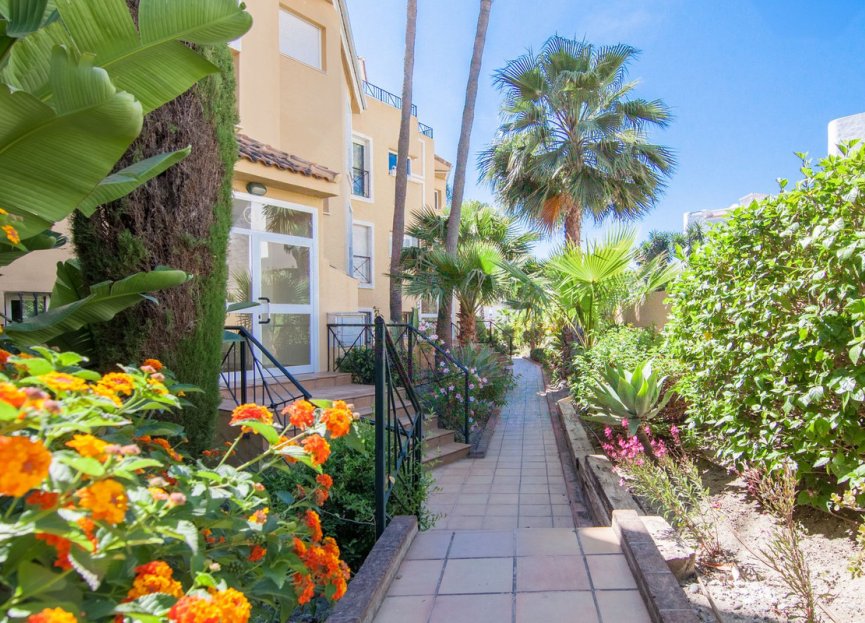 Resale - Apartment - Middle Floor Apartment - Estepona - Bel Air