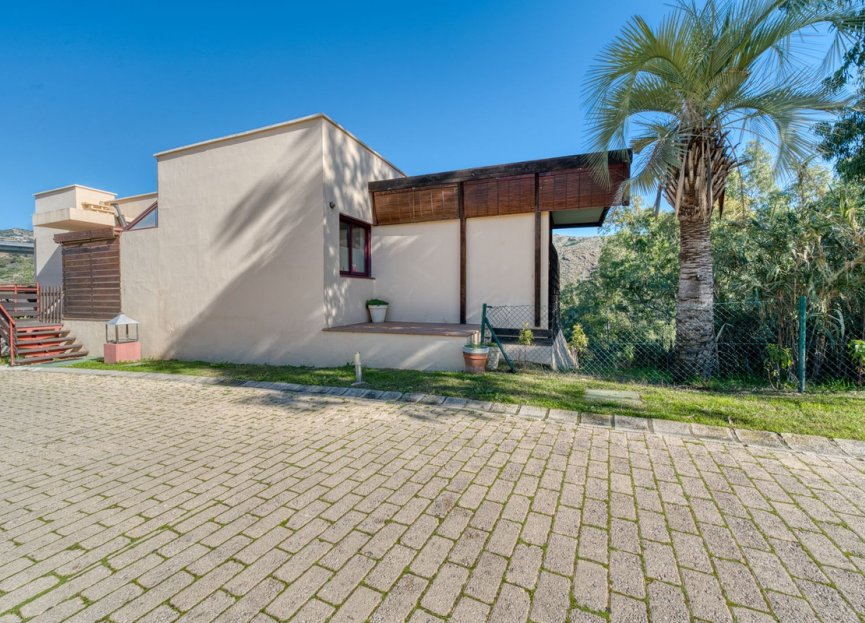 Resale - House - Detached Villa - Estepona - Selwo