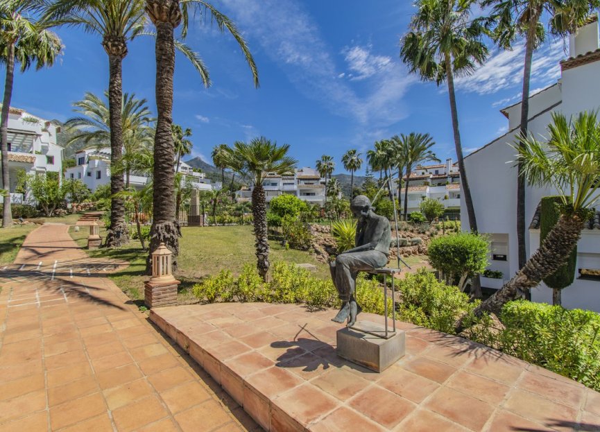 Resale - Apartment - Middle Floor Apartment - Marbella - Sierra Blanca