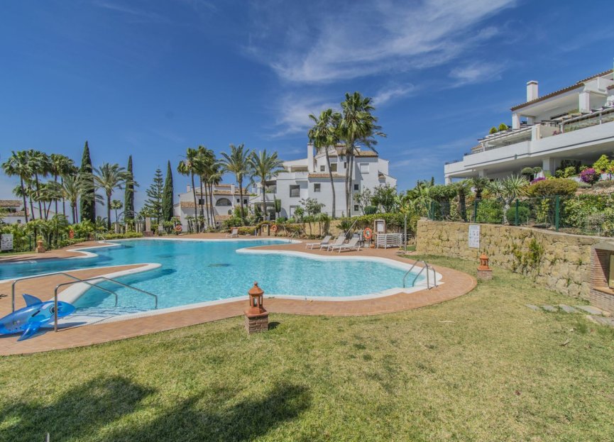 Resale - Apartment - Middle Floor Apartment - Marbella - Sierra Blanca