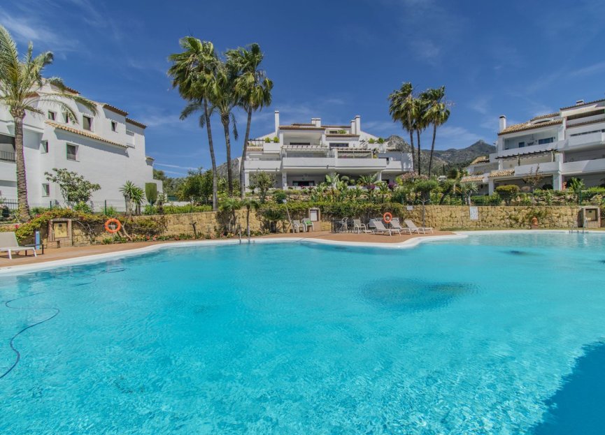 Resale - Apartment - Middle Floor Apartment - Marbella - Sierra Blanca