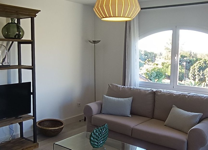 Resale - Apartment - Middle Floor Apartment - Marbella - Guadalmina Alta